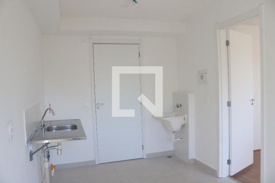 Sala e Cozinha Integrada de apartamento para alugar com 1 quarto, 26m² em Parque Industrial Tomas Edson, São Paulo