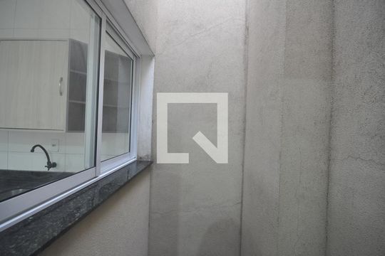 Vista da Sala de apartamento para alugar com 2 quartos, 45m² em Vila Albertina, São Paulo