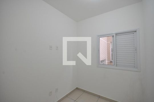 Quarto 2 de apartamento para alugar com 2 quartos, 45m² em Vila Albertina, São Paulo