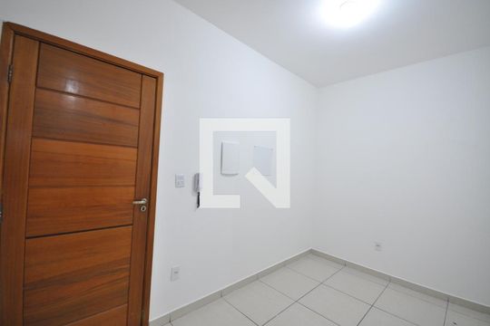 Sala de apartamento para alugar com 2 quartos, 45m² em Vila Albertina, São Paulo