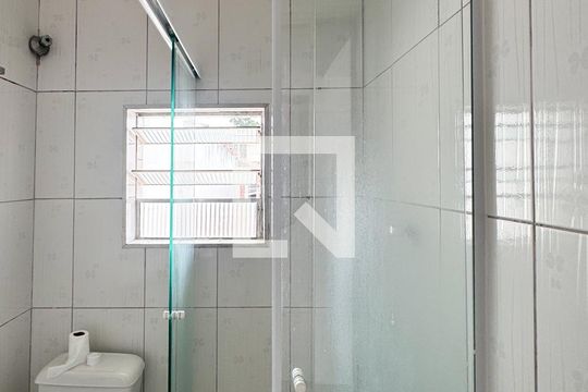 Banheiro Social de casa para alugar com 1 quarto, 45m² em Vila Washington, São Bernardo do Campo