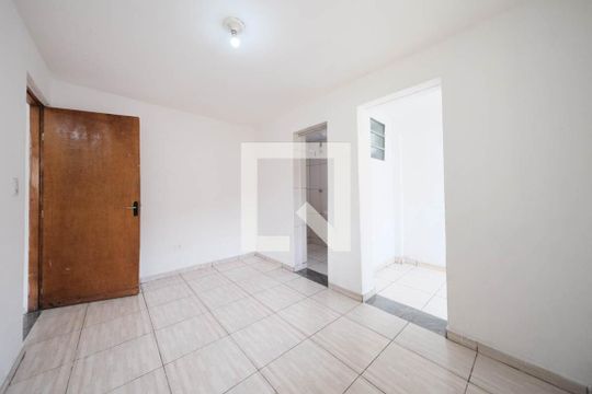 Suíte de casa para alugar com 1 quarto, 50m² em Vila Londrina, São Paulo