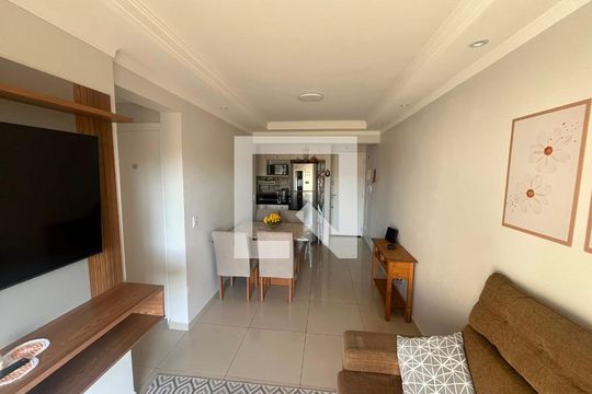 Sala de apartamento para alugar com 2 quartos, 50m² em Jardim Elizabete, Embu das Artes