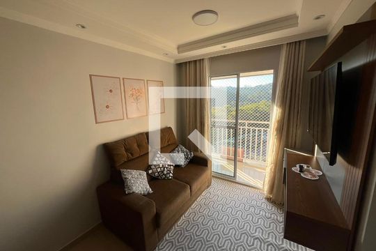 Sala de apartamento para alugar com 2 quartos, 50m² em Jardim Elizabete, Embu das Artes