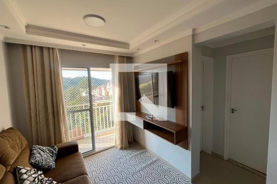 Sala de apartamento para alugar com 2 quartos, 50m² em Jardim Elizabete, Embu das Artes