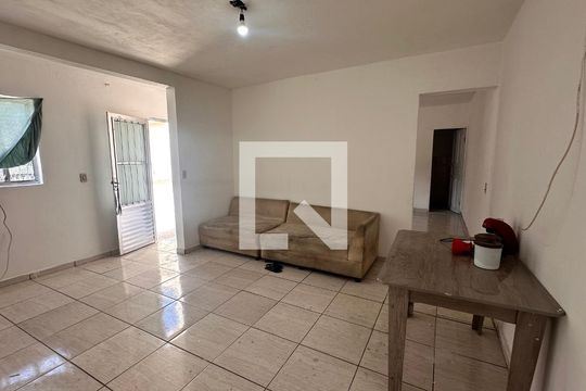 Sala de casa para alugar com 2 quartos, 100m² em Jardim Neide, São Paulo