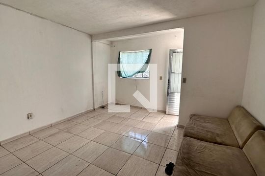 Sala de casa para alugar com 2 quartos, 100m² em Jardim Neide, São Paulo