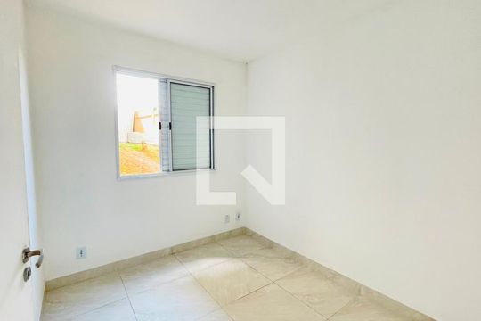 Quarto de apartamento para alugar com 2 quartos, 50m² em Jardim Isis, Cotia