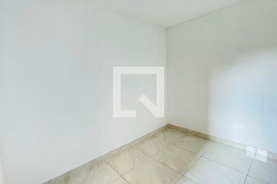 Quarto de apartamento para alugar com 2 quartos, 50m² em Jardim Isis, Cotia