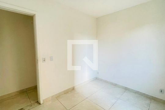 Quarto de apartamento para alugar com 2 quartos, 50m² em Jardim Isis, Cotia