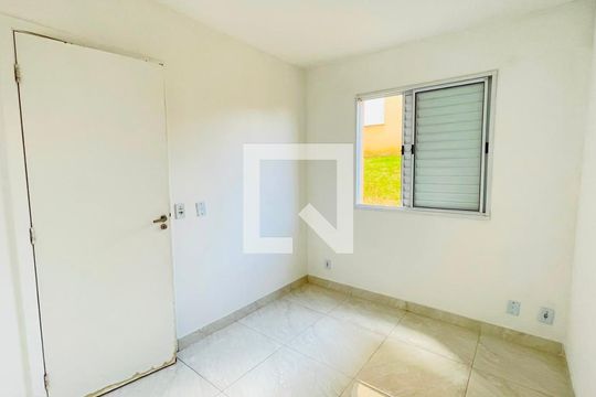 Quarto de apartamento para alugar com 2 quartos, 50m² em Jardim Isis, Cotia