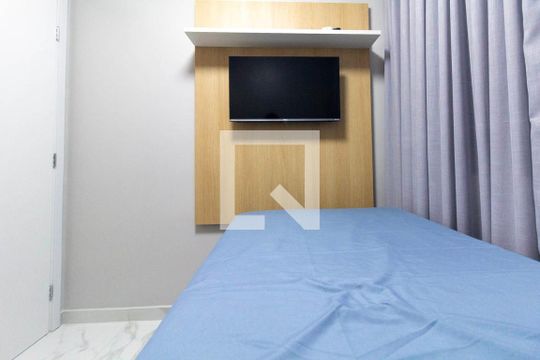Quarto 1 de apartamento para alugar com 2 quartos, 40m² em Vila Guilhermina, São Paulo