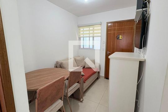 Sala de apartamento para alugar com 1 quarto, 25m² em Vila Constança, São Paulo