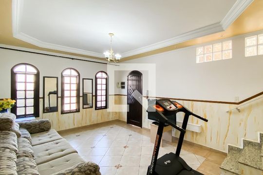 Sala  de casa à venda com 3 quartos, 155m² em Jardim Triana, São Paulo