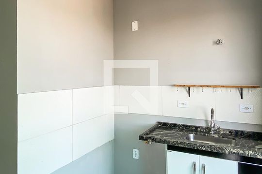 Sala /cozinha de apartamento para alugar com 2 quartos, 45m² em Jardim Maringa, São Paulo