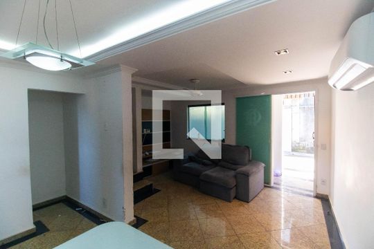 Sala de casa para alugar com 2 quartos, 100m² em Largo da Batalha, Niterói