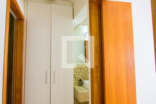 Corredor de casa para alugar com 2 quartos, 75m² em Vila Homero Thon, Santo André
