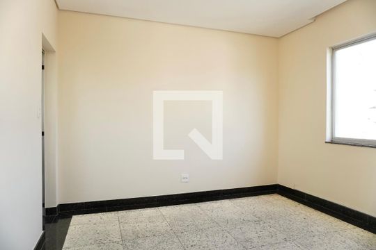 Sala 2 de casa para alugar com 5 quartos, 240m² em Vila Oeste, Belo Horizonte
