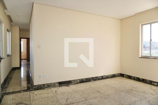 Sala 1 de casa para alugar com 5 quartos, 240m² em Vila Oeste, Belo Horizonte
