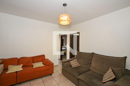 Sala de casa para alugar com 2 quartos, 360m² em Jardim Piracuama, São Paulo