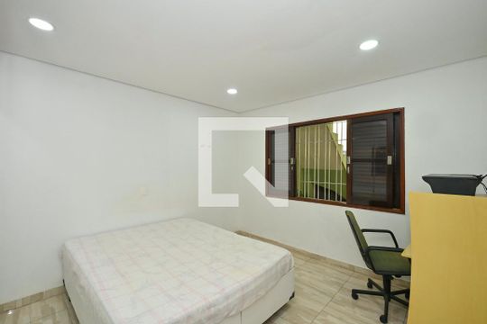 Quarto 1 de casa para alugar com 2 quartos, 360m² em Jardim Piracuama, São Paulo
