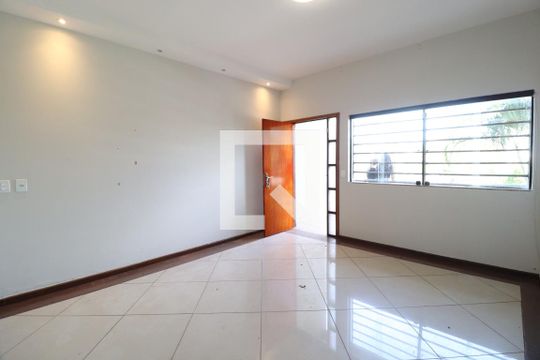 Sala de casa para alugar com 5 quartos, 270m² em Vigilato Pereira, Uberlândia