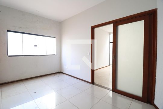Quarto 1 de casa para alugar com 5 quartos, 270m² em Vigilato Pereira, Uberlândia
