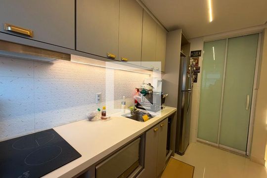 Sala/cozinha de apartamento para alugar com 2 quartos, 65m² em Jardim Europa, Goiânia