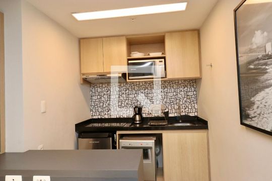 Cozinha de kitnet/studio para alugar com 1 quarto, 44m² em Caminho das Árvores, Salvador