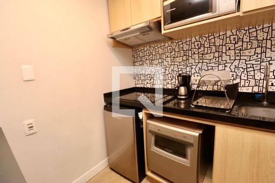 Cozinha de kitnet/studio para alugar com 1 quarto, 44m² em Caminho das Árvores, Salvador