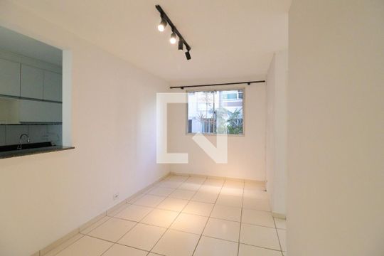 Sala de apartamento para alugar com 2 quartos, 50m² em Socorro, São Paulo