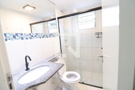Banheiro de apartamento para alugar com 2 quartos, 50m² em Socorro, São Paulo