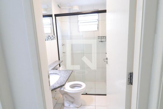 Banheiro de apartamento para alugar com 2 quartos, 50m² em Socorro, São Paulo