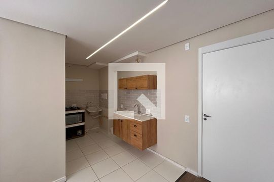 Cozinha  de apartamento para alugar com 2 quartos, 34m² em Jardim Caravelas, São Paulo