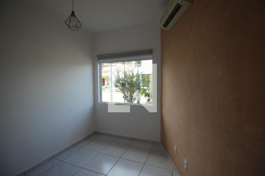 Casa de Condomínio para alugar com 3 quartos, 104m² em Loteamento Dinora Rosa, Sorocaba