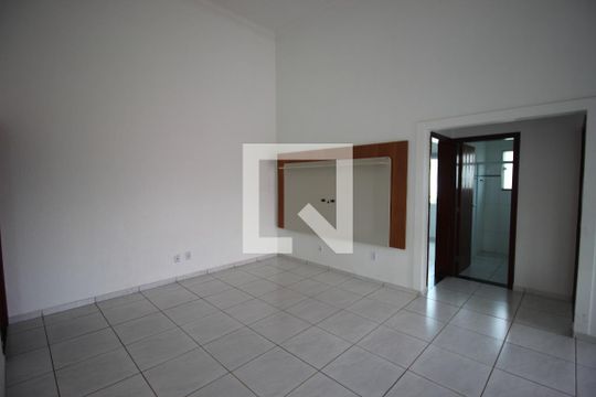 Casa de Condomínio para alugar com 3 quartos, 104m² em Loteamento Dinora Rosa, Sorocaba