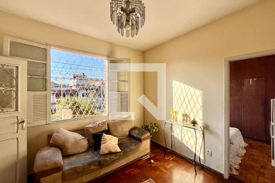 Apartamento à venda com 3 quartos, 196m² em Pompéia, Belo Horizonte