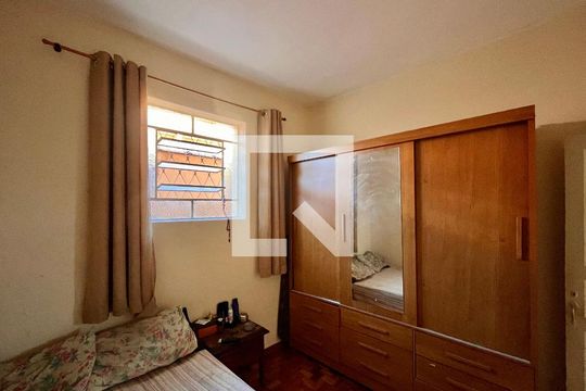 Apartamento à venda com 3 quartos, 196m² em Pompéia, Belo Horizonte