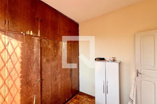 Apartamento à venda com 3 quartos, 196m² em Pompéia, Belo Horizonte