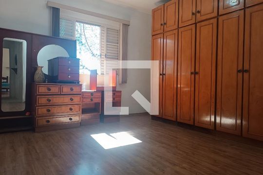 Quarto de casa para alugar com 2 quartos, 180m² em Jardim Bonfiglioli, Jundiaí