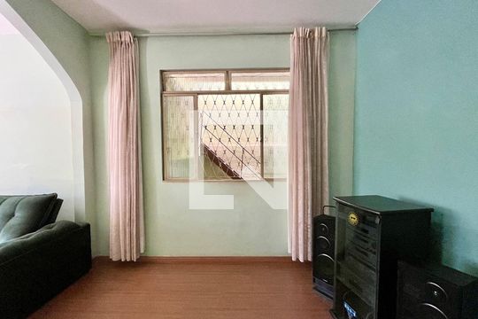 Casa para alugar com 3 quartos, 250m² em Graça, Belo Horizonte