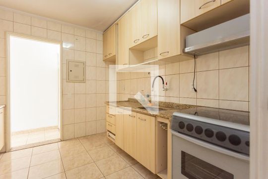 Cozinha de apartamento para alugar com 2 quartos, 51m² em Socorro, São Paulo