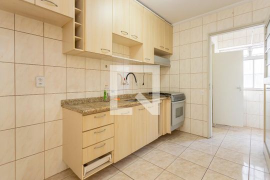 Cozinha de apartamento para alugar com 2 quartos, 51m² em Socorro, São Paulo