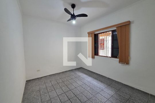 Suíte 1 de casa para alugar com 3 quartos, 82m² em Nova Mirim, Praia Grande