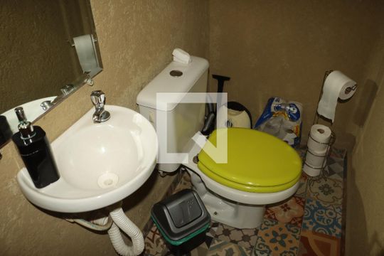 Casa à venda com 2 quartos, 74m² em Vila Cunha Bueno, São Paulo