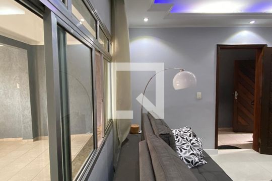 Sala de casa à venda com 4 quartos, 222m² em Cipava, Osasco