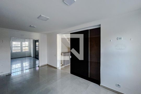 Sala de casa à venda com 5 quartos, 300m² em Vila Carrão, São Paulo