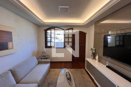 Casa à venda com 5 quartos, 700m² em Santa Tereza, Belo Horizonte