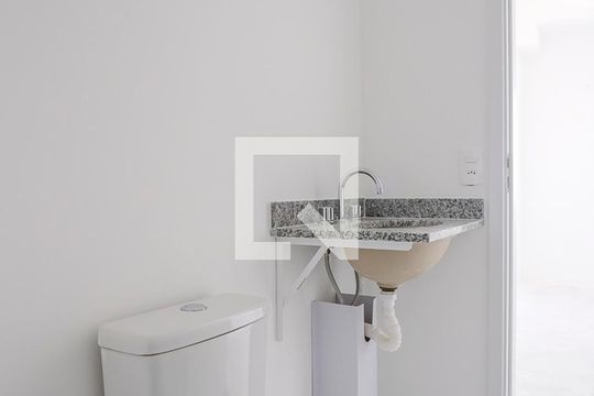 Banheiro da suíte de apartamento à venda com 3 quartos, 82m² em Vila Caminho do Mar, São Bernardo do Campo
