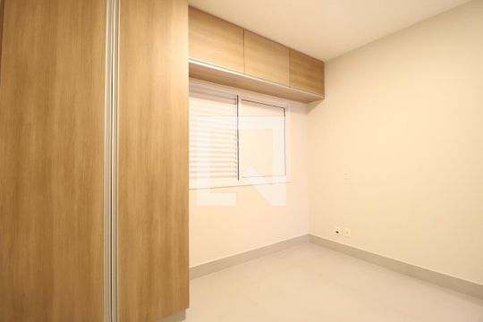 Quarto 1 de casa de condomínio para alugar com 4 quartos, 259m² em Gávea, Uberlândia